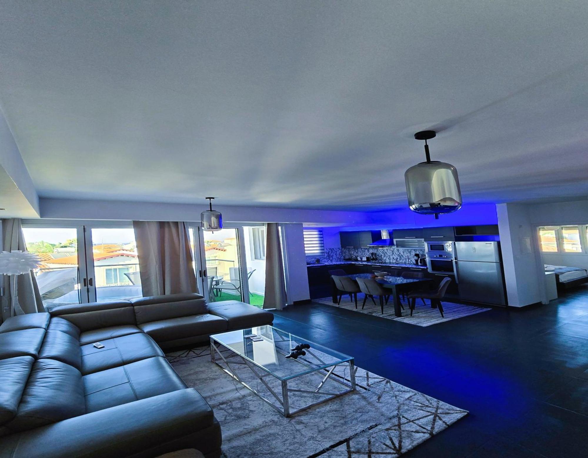 Golden Bay Deluxe Holiday Apartment Protaras Bagian luar foto