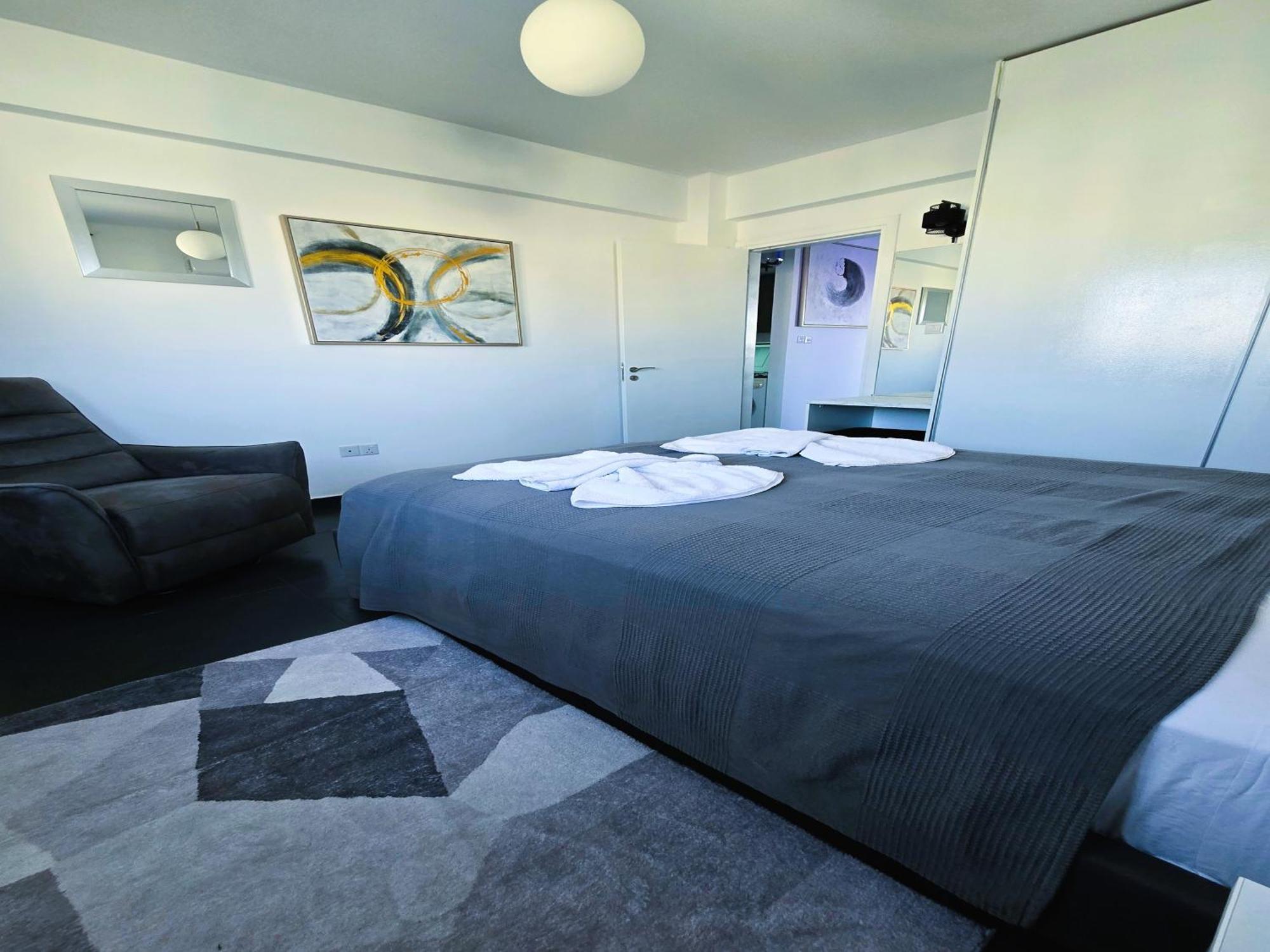 Golden Bay Deluxe Holiday Apartment Protaras Bagian luar foto