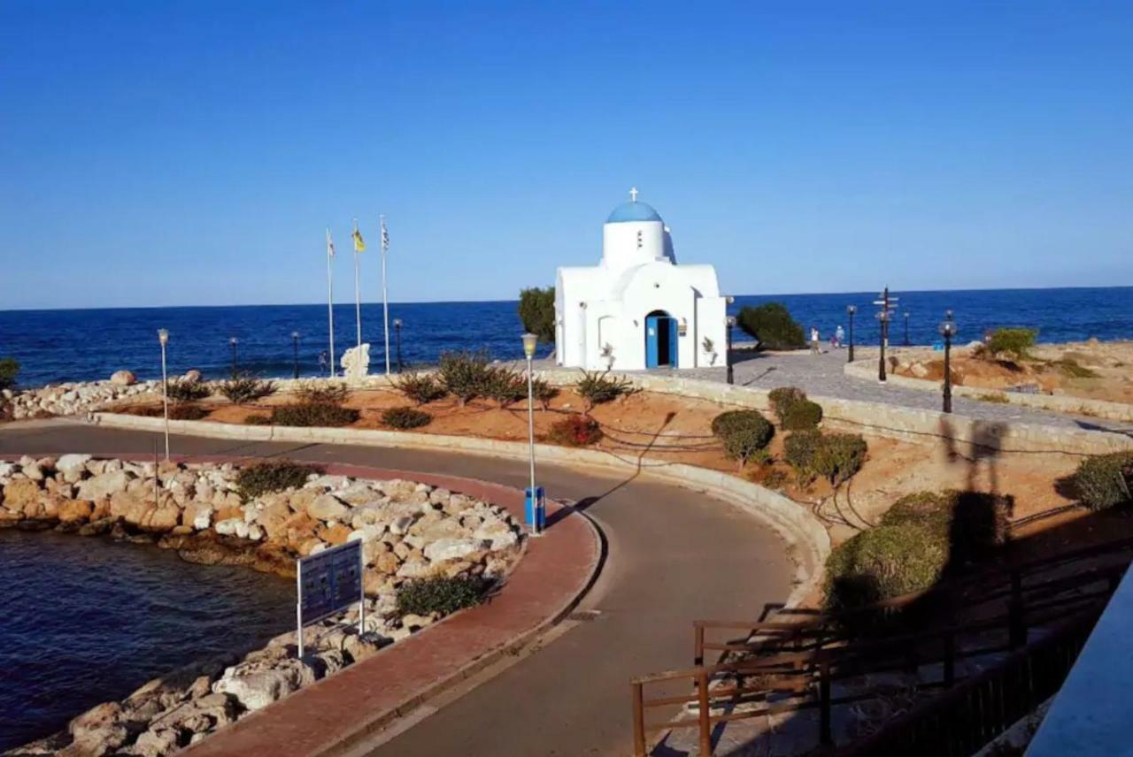Golden Bay Deluxe Holiday Apartment Protaras Bagian luar foto