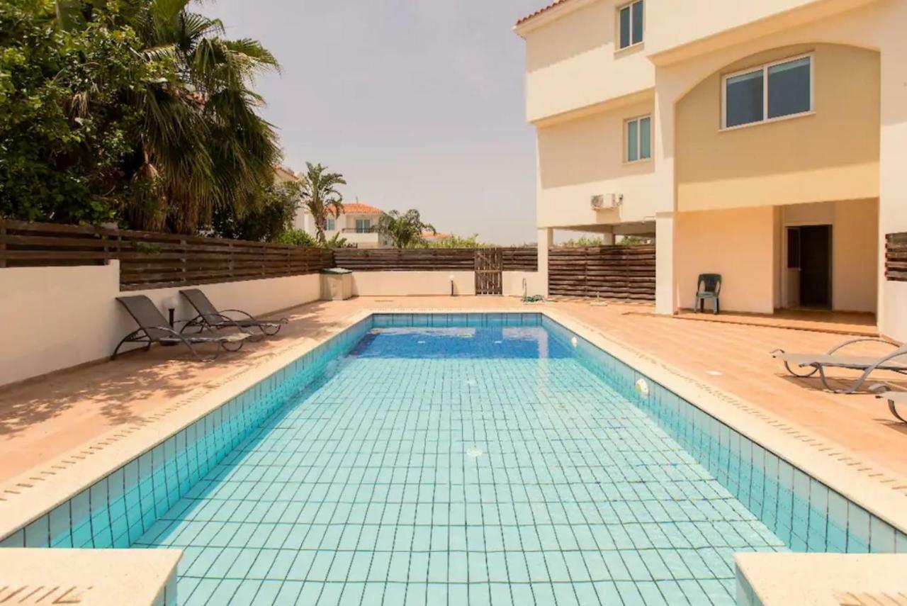 Golden Bay Deluxe Holiday Apartment Protaras Bagian luar foto