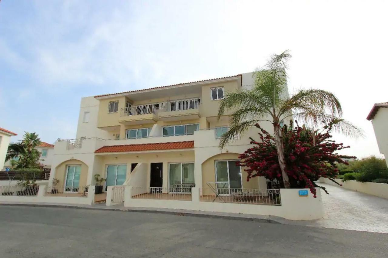 Golden Bay Deluxe Holiday Apartment Protaras Bagian luar foto